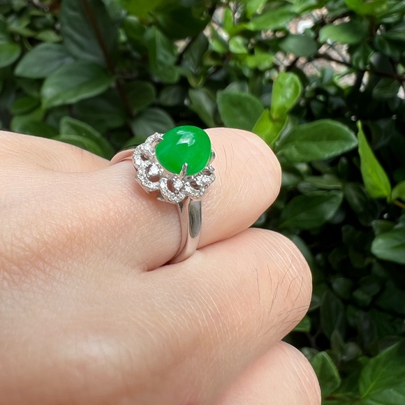 Certified Untreated Imperial Emerald Green Burma Jadeite w/diamonds 18k Ring - Picture 15 of 17